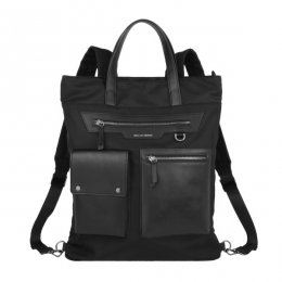 ideal of sweden väska och ryggsäck för 16 tum laptops och mobiler två st fack på framsidan med dragkedjor. Knappficka för mobilt