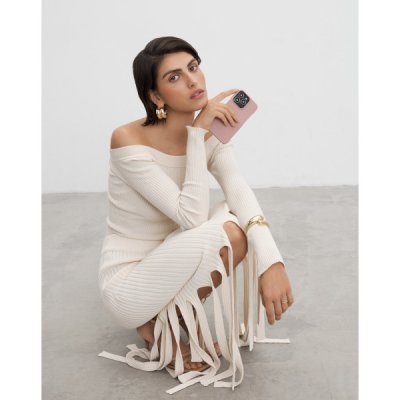 ideal of sweden iphone 13 pro mobilskal blush pink