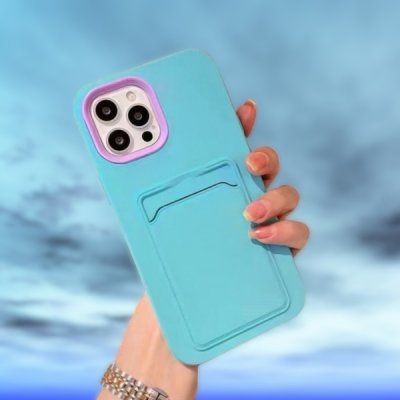 Skyddande skal till iPhone 13 Pro max med kontrasterande färger och kortficka.