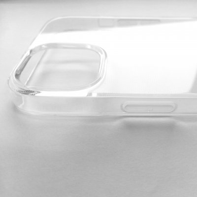 Köp ett transparent TPU-skal till iPhone 13 Pro Max (13 i exempelbild) som skyddar mobilen och behåller stilen.