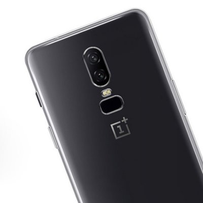 oneplus-6-silikon-skal-tunnt-skydd-nära-close